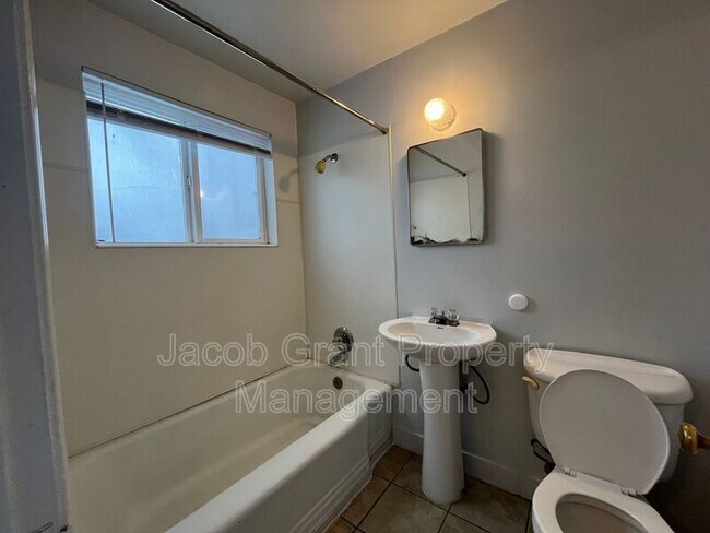 Foto del edificio - 575 Tiger Ave