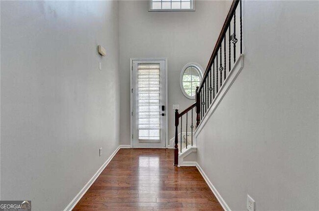 Building Photo - 3335 Castleberry Village Cir