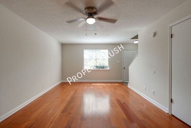 Foto del edificio - 46 Bell Rd