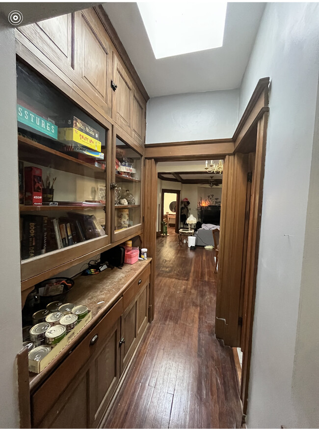 hallway to kitchen and bathroom - 2020 Allen Ave