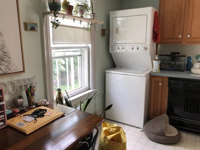 Foto del edificio - 106 E Delaware Ave