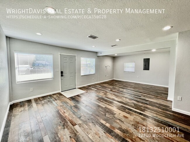 Foto del edificio - 3/2 Carrollwood home  Available Now!