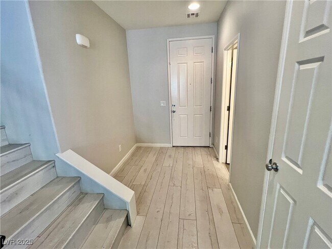 Foto del edificio - 10838 Whipple Crest Ave