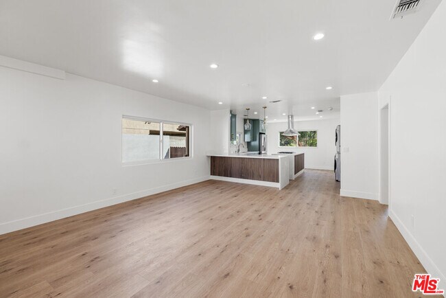 Foto del edificio - 238 Thorne St