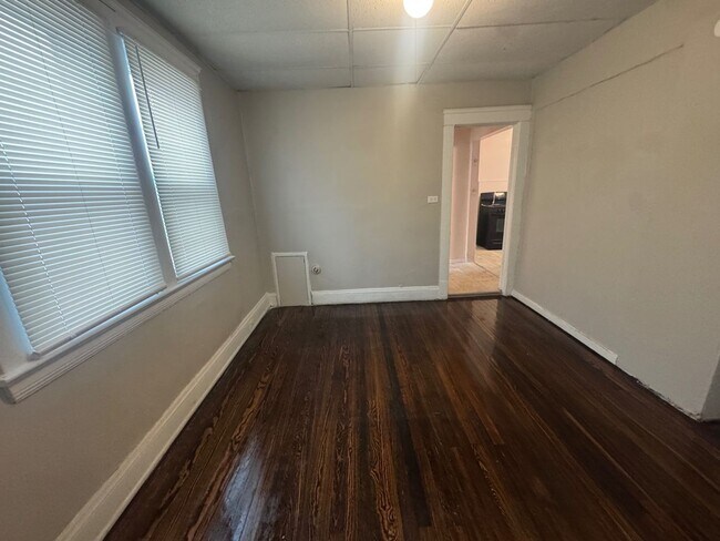 Foto del edificio - 3724 W 13th St