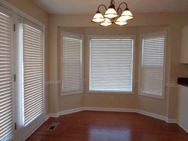 Foto del edificio - 614 Worthington Pl