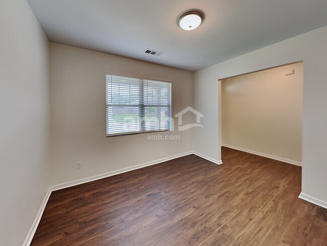 Foto del edificio - 109 Hayes Park Drive