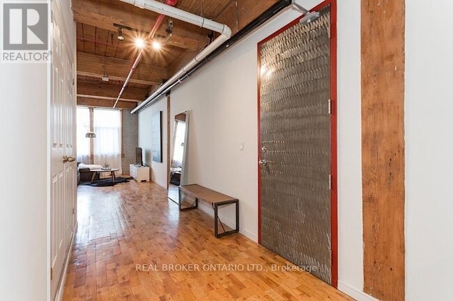 Building Photo - 371 Wallace Ave