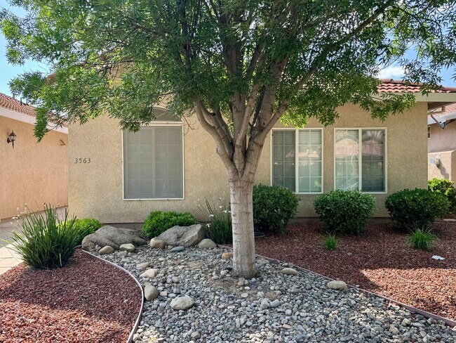 Foto del edificio - 3 Bedroom 2 Bath home with covered patio
