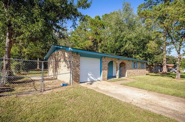 Foto del edificio - 3 Bedroom 1.5 Bath Home in Gautier!