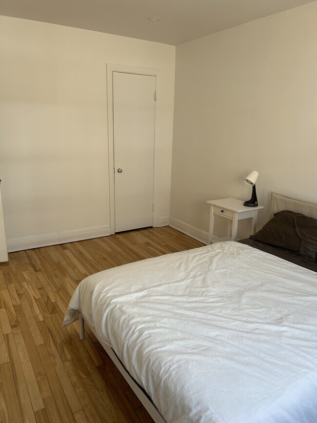 Photo du bâtiment - 3760 Ave Saint-Kevin