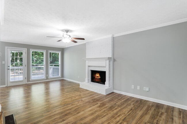 Building Photo - 130 Cedar Creek Ct