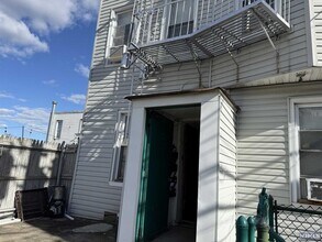 Building Photo - 6101 Newkirk Ave