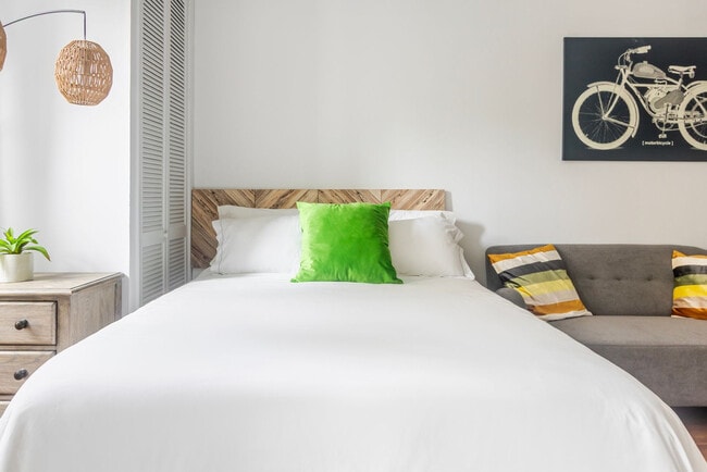 Foto del edificio - 765 Washington St