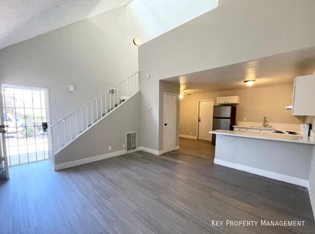 Foto del edificio - 5187 Garden Ln