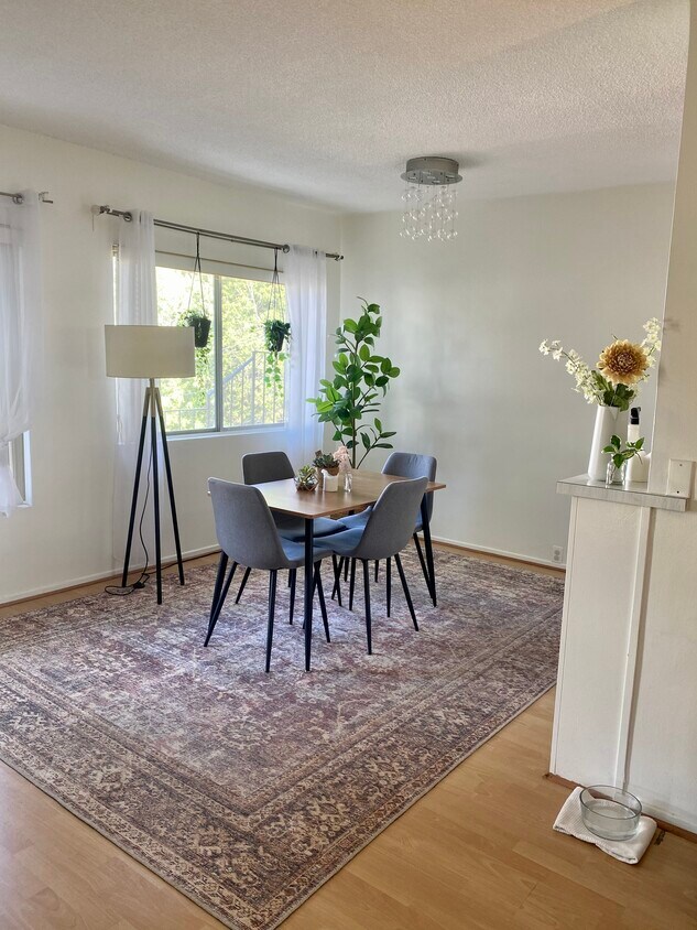 Foto principal - 5919 Chula Vista Way