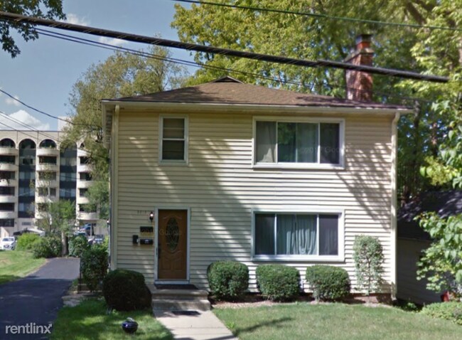 Building Photo - 1 br, 1 bath Apartment - 3010 Harvey St.