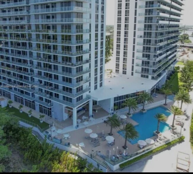 Building Photo - 16385 Biscayne Blvd