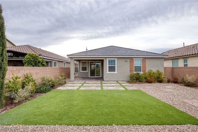 Building Photo - 2698 Frabiele St