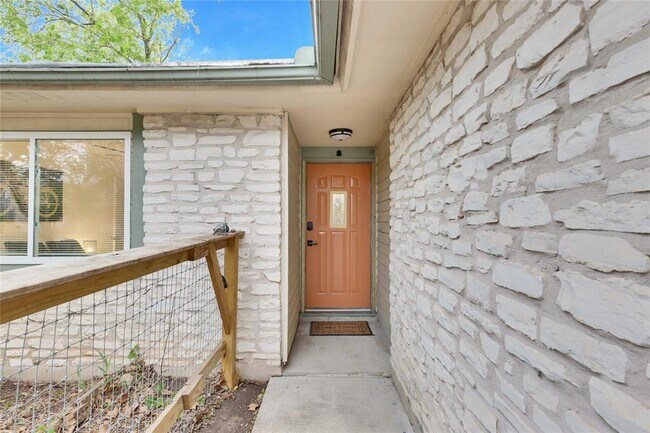 Building Photo - 8304 Beaver Brook Ln