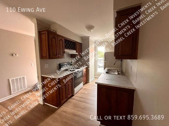 Building Photo - 2-Bed 1.5-Bath - Townhome