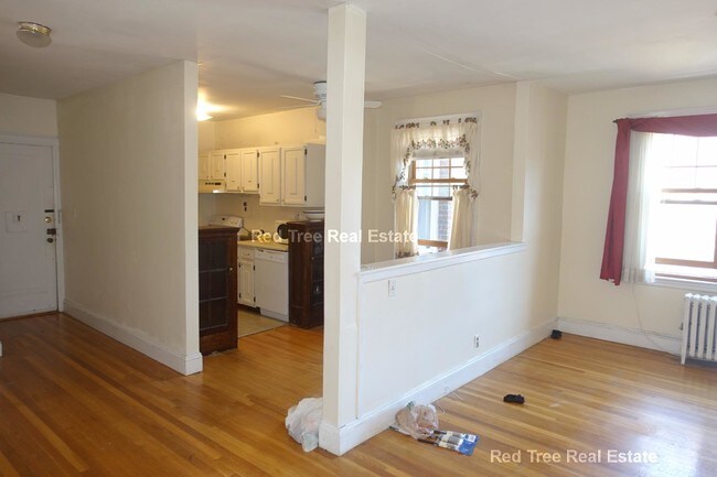 Building Photo - 52 Strathmore Rd