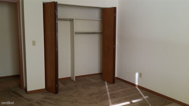 Building Photo - 1 br, 1 bath Apartment - Caledonia Estates