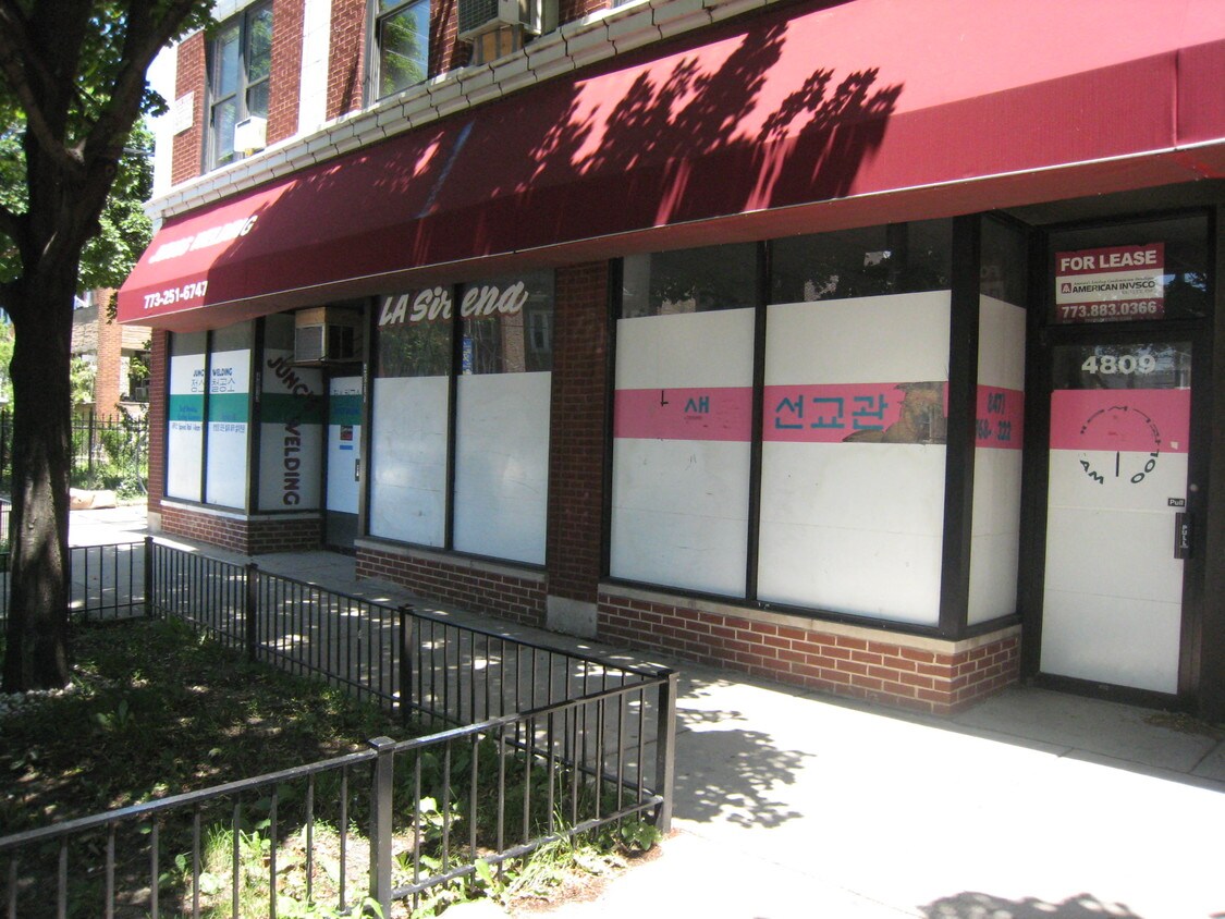 Building Photo - 3554 W Lawrence Ave