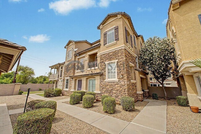 Foto del edificio - 1384 S Sabino Dr