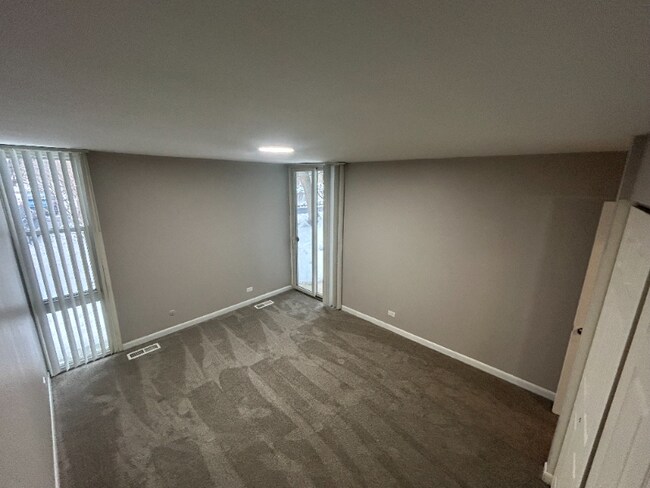 Building Photo - 5650 Abbey Dr