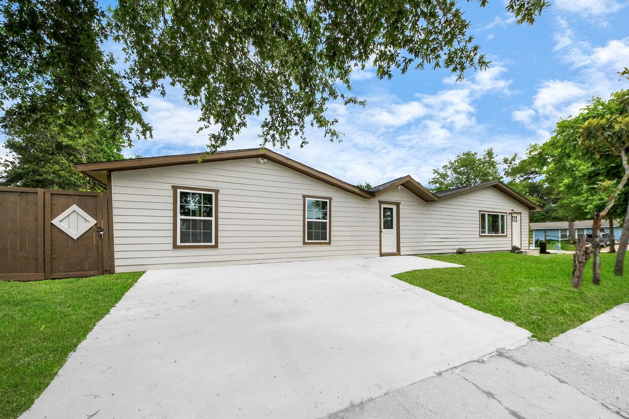 Primary Photo - 5903 Belneath St