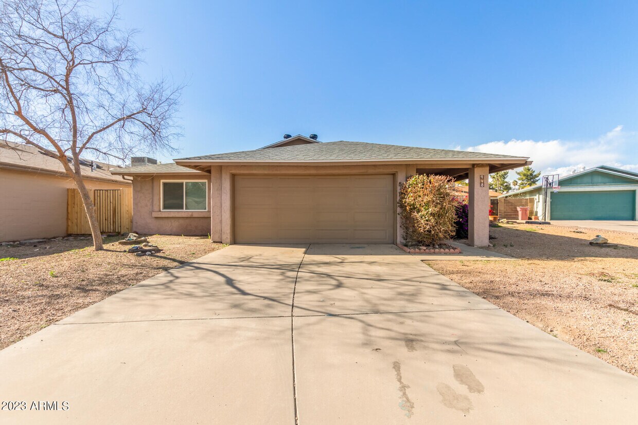 Primary Photo - 948 N 87th Way