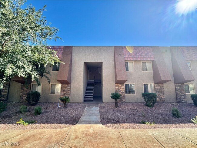 Foto del edificio - 5422 River Glen Dr