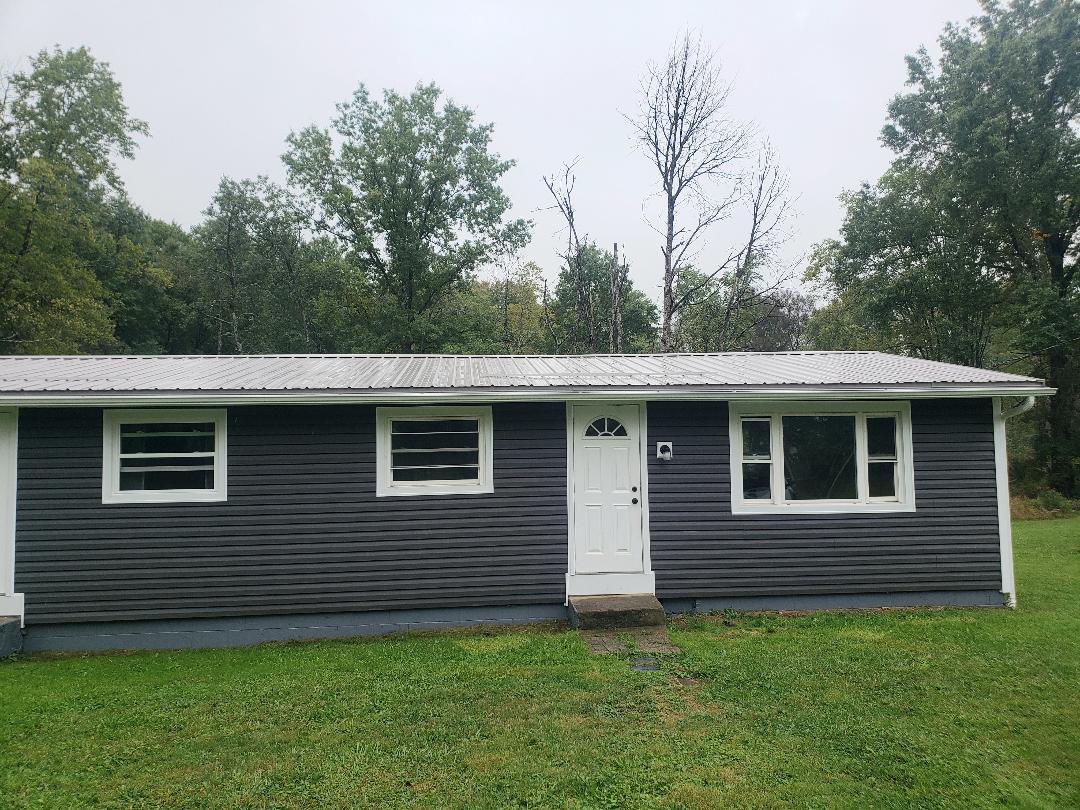 18 E Valcourt Rd Unit Apt 5, Grove City, PA 16127 Apartments in Grove