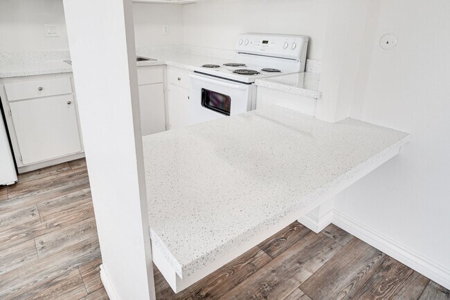 Foto del interior - Oak Valley Apartments | Spacious & Updated at an Exceptional Value!