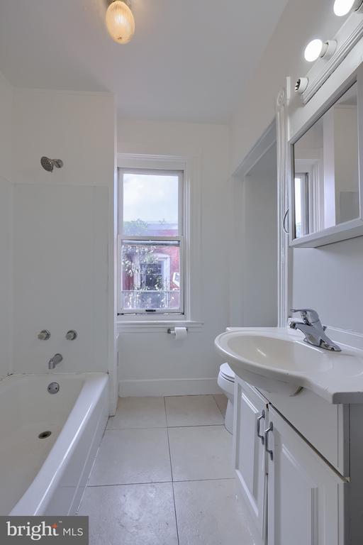 Foto del edificio - 464 Lafayette St