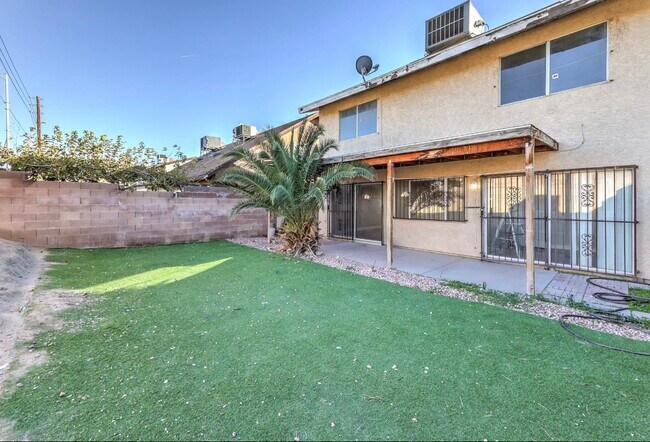 Foto del edificio - 4420 Shalimar Ave