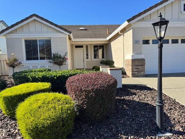 Building Photo - 5977 Whisperlodge Way