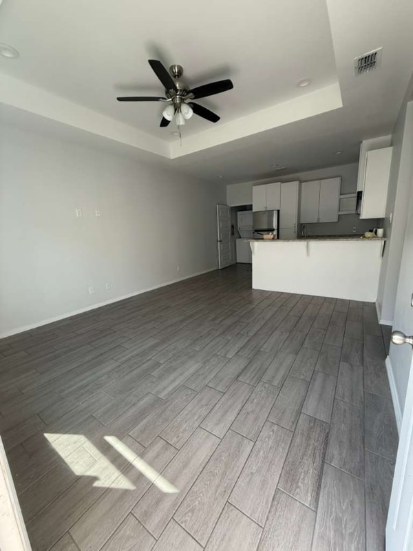 Building Photo - 1307 W Heritage Dr