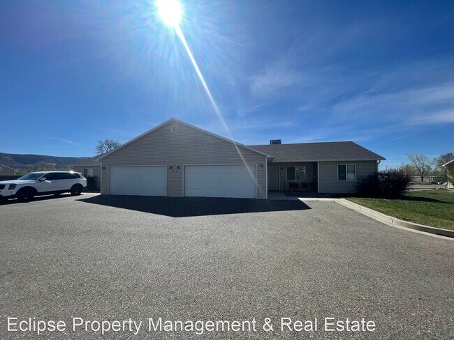 Building Photo - 3 br, 2 bath House - 672 S. MESA DR. #A