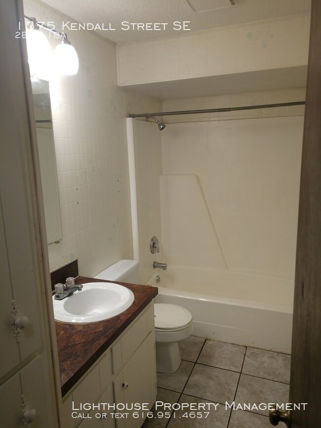 Foto del edificio - Two Bedroom Duplex in Southeast Grand Rapids