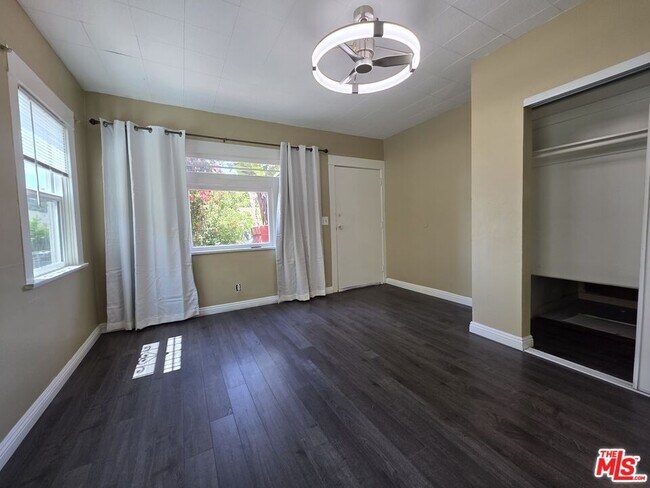 Foto del edificio - 367 N Avenue 52