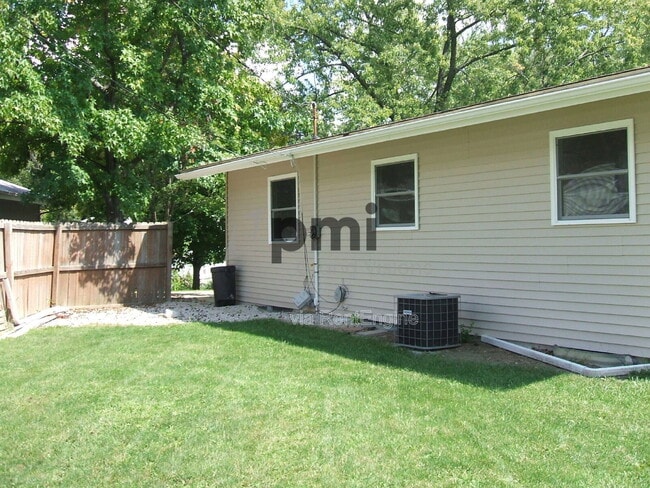 Building Photo - 110 Ridgeway Dr