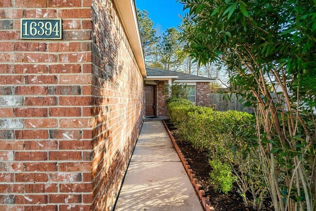 Building Photo - 16394 Long Valley Ct