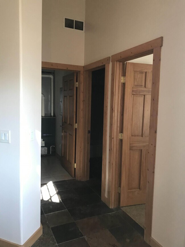 Foto del edificio - 374 Cole Ave