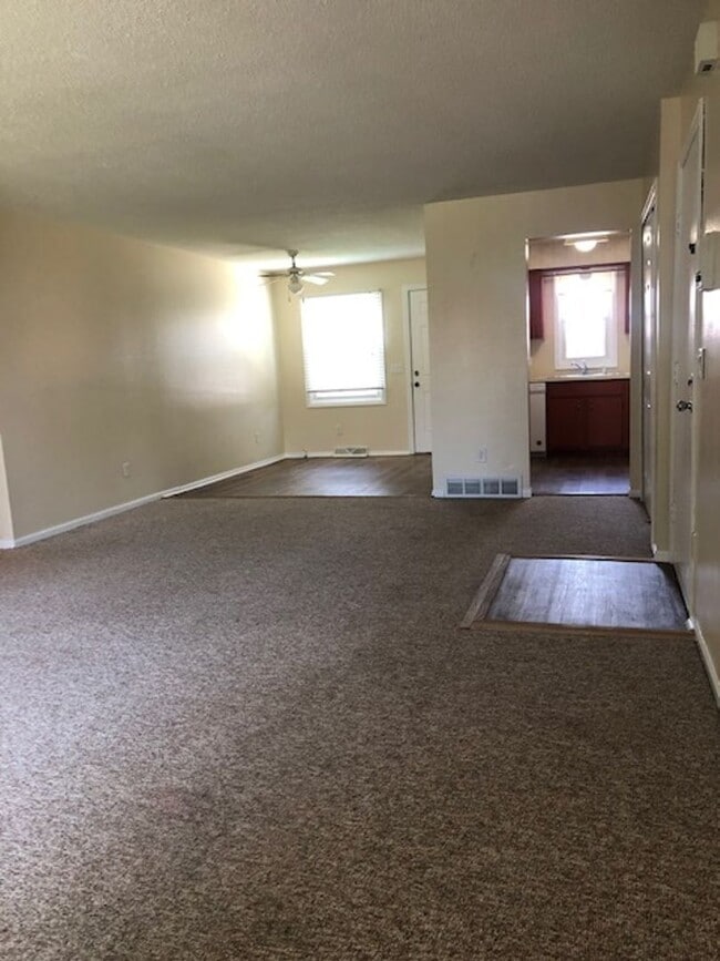 Foto del edificio - 2 Bedroom unit located in Maumee School Di...