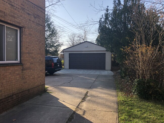 Building Photo - 3520 W 210th St