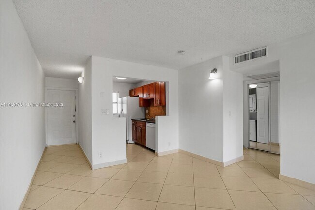 Foto del edificio - 3214 Coral Ridge Dr