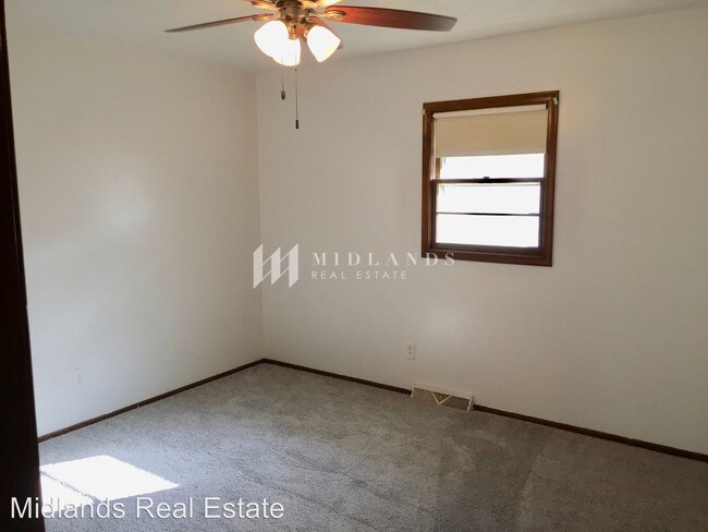 Building Photo - 3 br, 2 bath House - 8210 Wildewood Dr