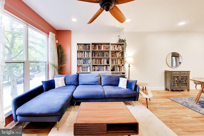Foto del edificio - 4550 Longfellow St